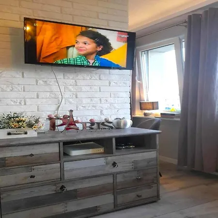 In Gdynia Near Baltic Beach, Cleaning Included Apartment *